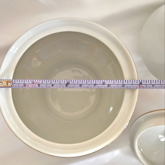 "Valhala" covered cream and sugar by Mikasa. - Picture 7 of 12